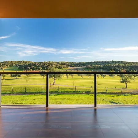 Hotel Nau Morgado Golf & Country Club 4*