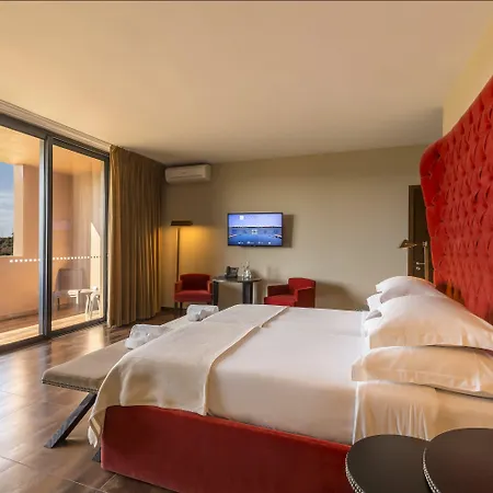 Hotel Nau Morgado Golf & Country Club 4*